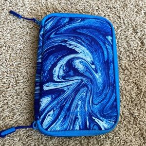 Lands’ End  travel cord keeper blue swirl
